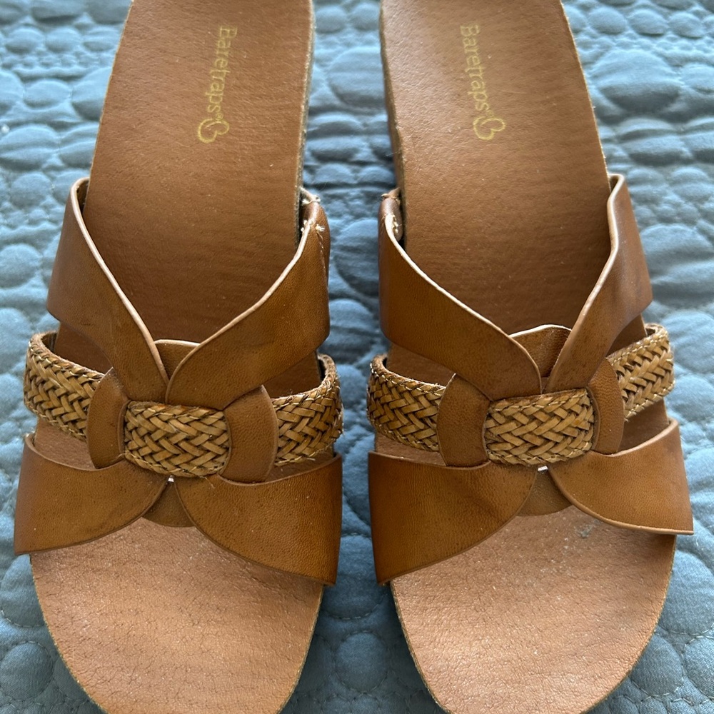 BareTraps Women's Brown Woven Sandals